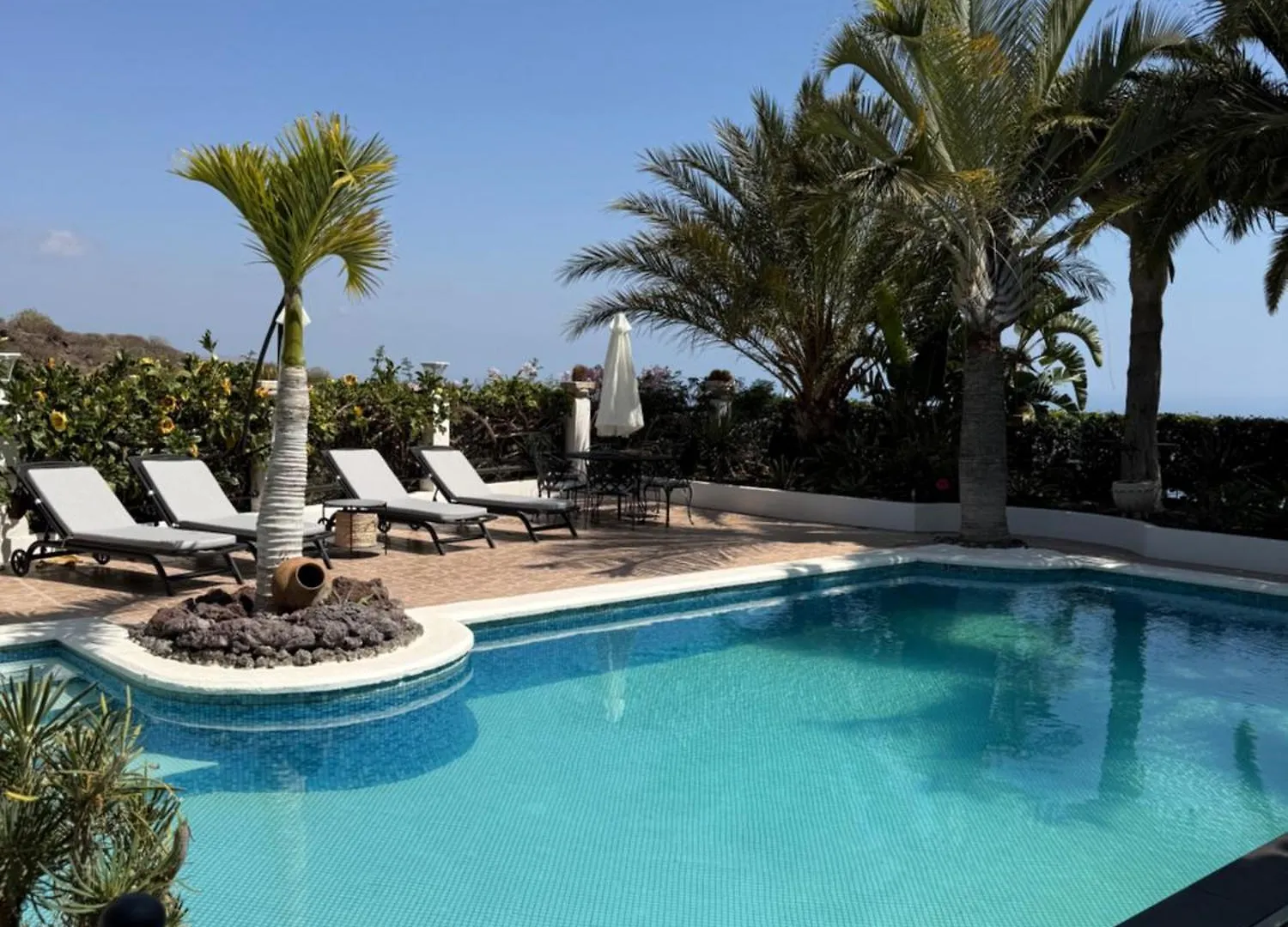 Maravilla Villa With Sea Views Los Menores